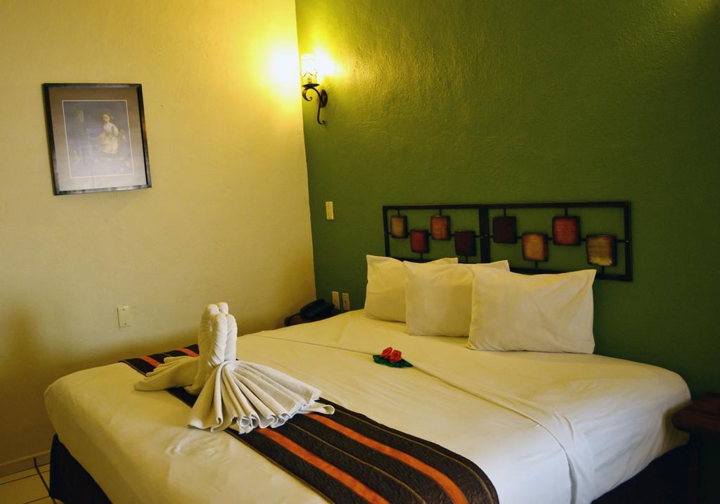 Hotel Aldama Colima Szoba fotó