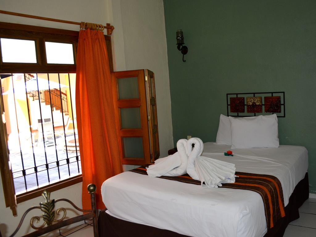 Hotel Aldama Colima Szoba fotó