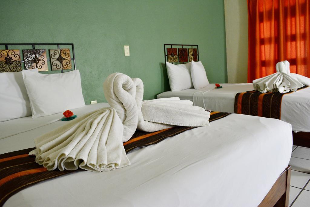 Hotel Aldama Colima Szoba fotó