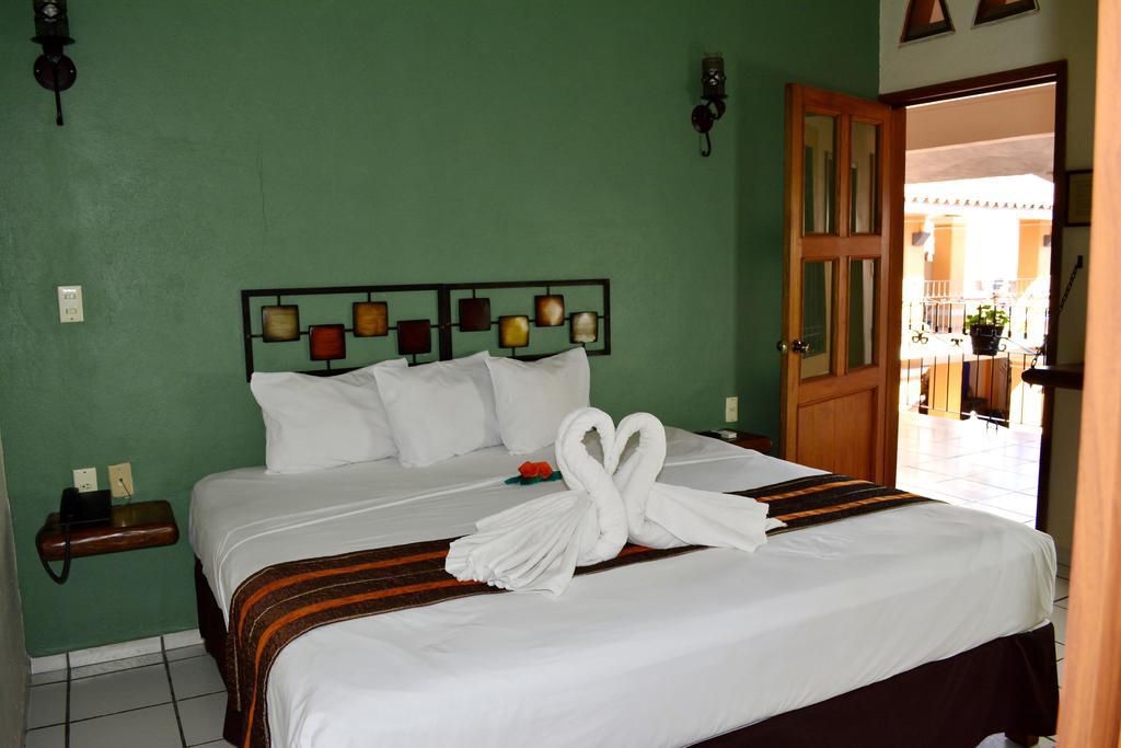Hotel Aldama Colima Szoba fotó